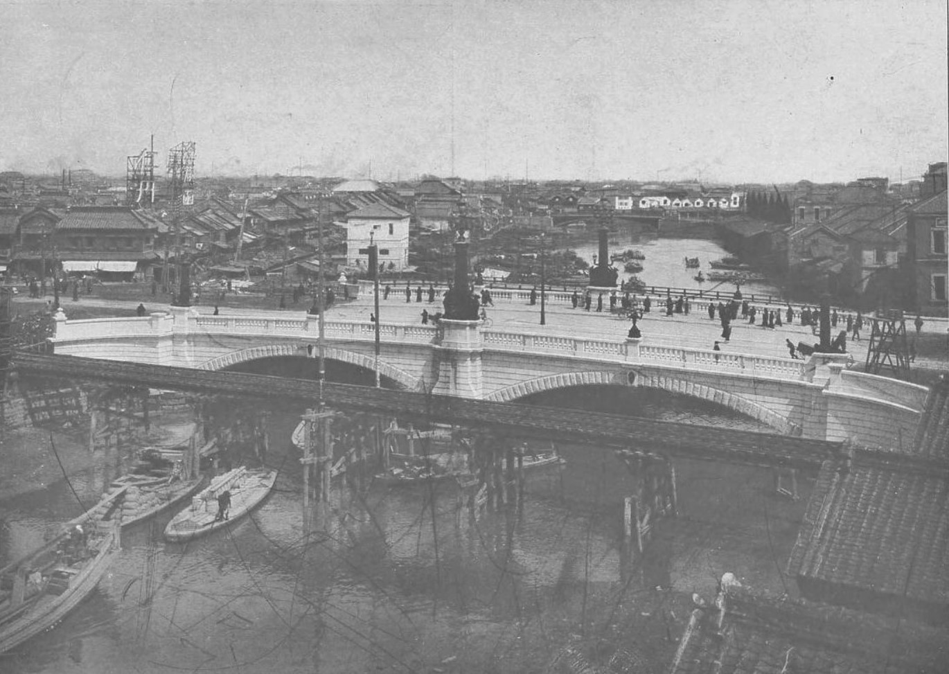 日本橋（『東京風景』小川一真出版部 編集発行、明治44年　国立国会図書館デジタルコレクション）の画像。 